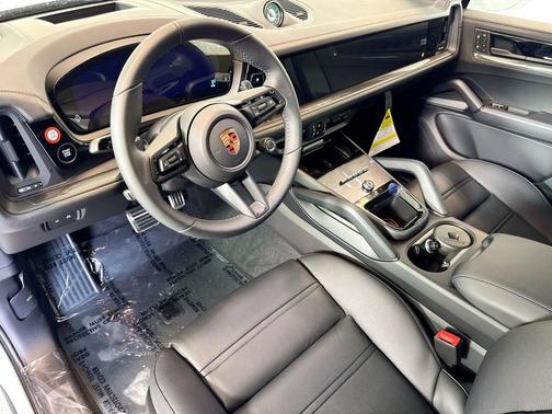 2026 Porsche Cayenne GTS