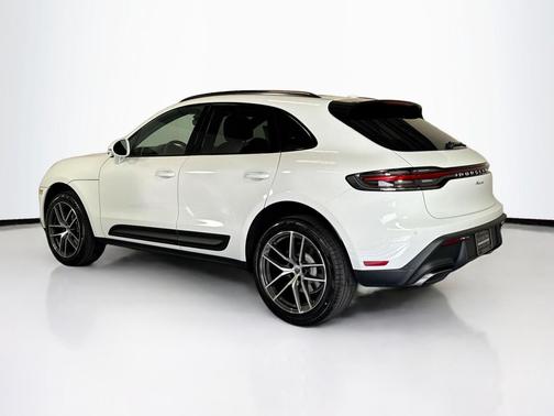2026 Porsche Macan 