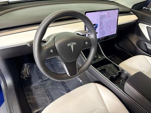 2020 Tesla Model 3 Standard Range