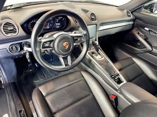 2018 Porsche 718 Cayman Base (M6)