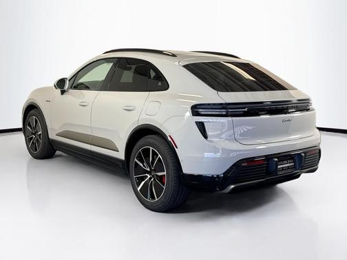 Chalk 2026 Porsche Macan Macan Electric Turbo