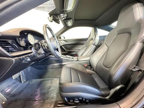 2022 Porsche 911 Carrera