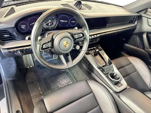 2022 Porsche 911 Carrera