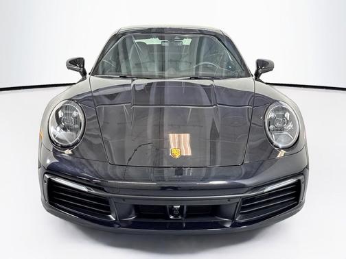 2022 Porsche 911 Carrera