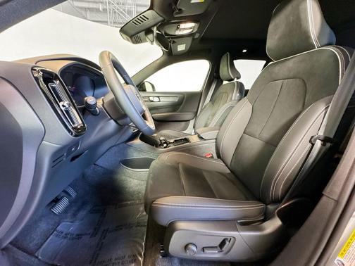 2024 Volvo XC40 Recharge Pure Electric Ultimate