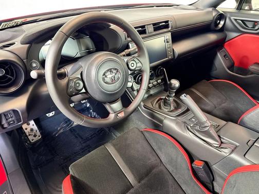 2024 Toyota GR86 Base