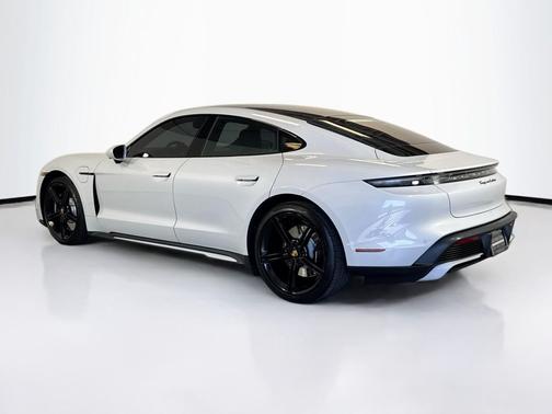 2021 Porsche Taycan Turbo