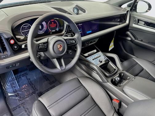 2025 Porsche Cayenne 