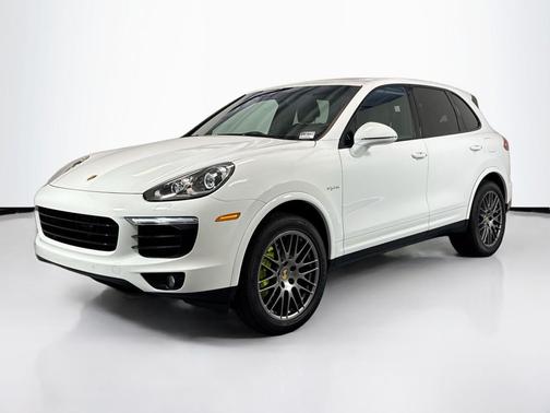 2017 Porsche Cayenne Platinum Edition