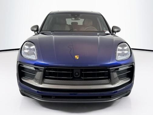2025 Porsche Macan T
