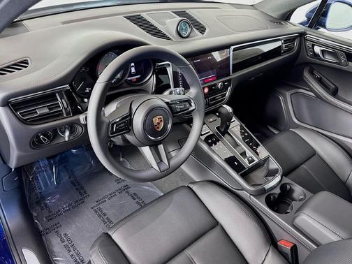 2025 Porsche Macan S