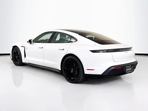 2025 Porsche Taycan 