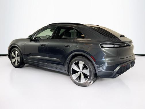 2025 Porsche Macan Electric