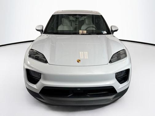 Ice Grey Metallic 2026 Porsche Macan Macan Electric 4