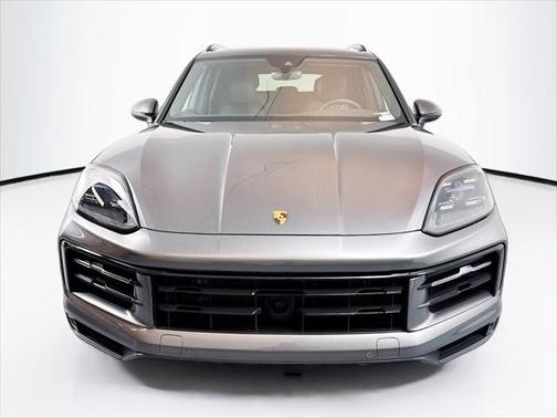 2024 Porsche Cayenne Base (Tiptronic)