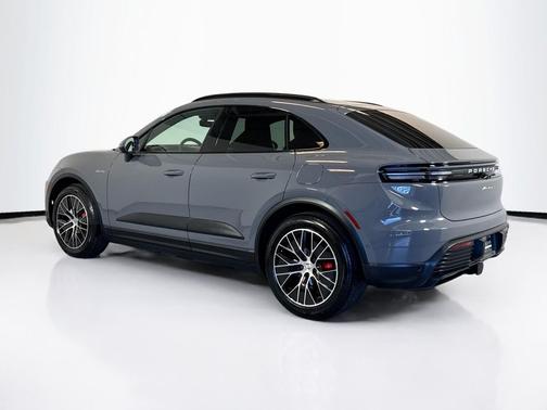 2025 Porsche Macan Electric 4S