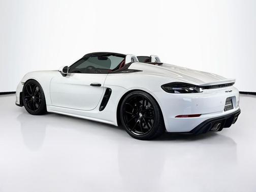 2022 Porsche 718 Spyder 