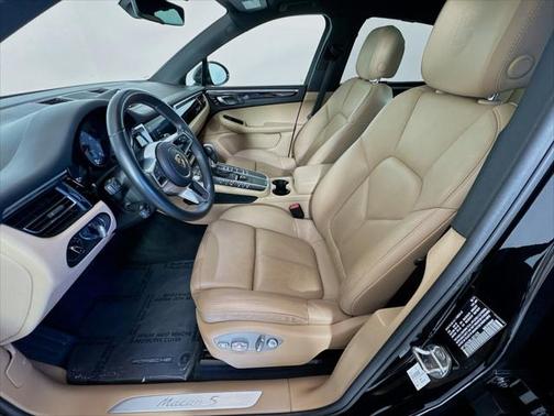 2020 Porsche Macan Base