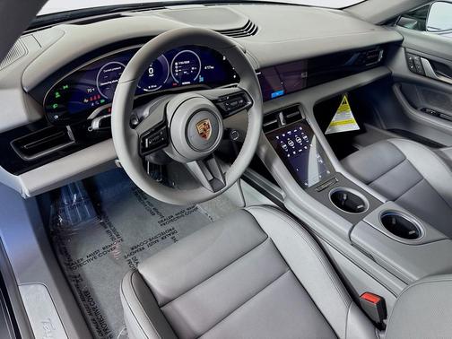 2025 Porsche Taycan 