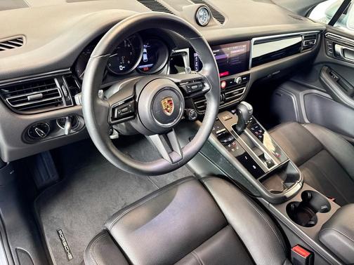 2024 Porsche Macan 