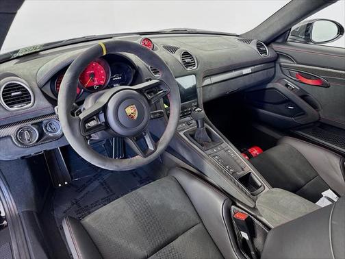 2024 Porsche 718 Cayman GT4 RS