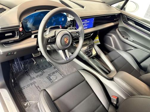 2026 Porsche Macan Electric 4S