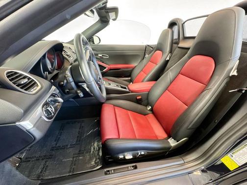 2024 Porsche 718 Boxster S