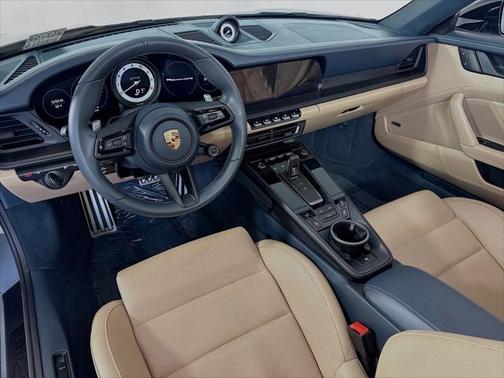 2023 Porsche 911 Carrera 4 GTS