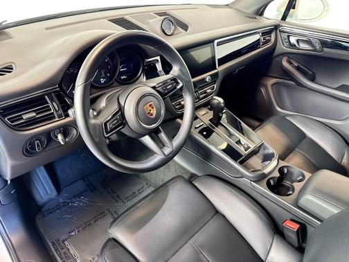 2024 Porsche Macan 