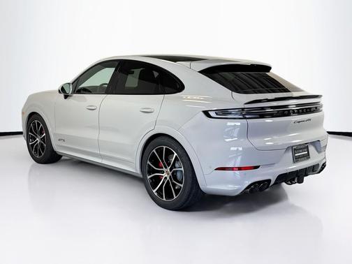 2026 Porsche Cayenne GTS
