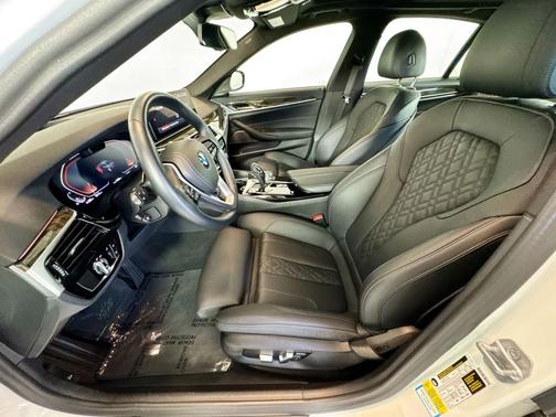 2023 BMW 540 540i