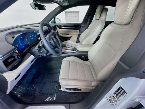 2025 Porsche Macan Electric