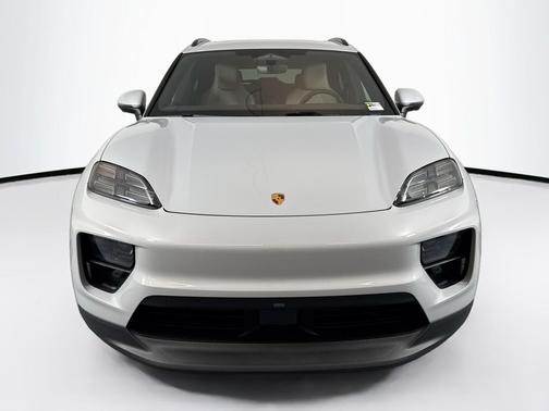 2025 Porsche Macan Electric