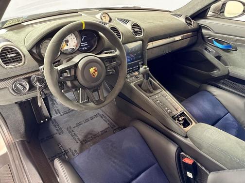 2024 Porsche 718 Cayman GT4 RS