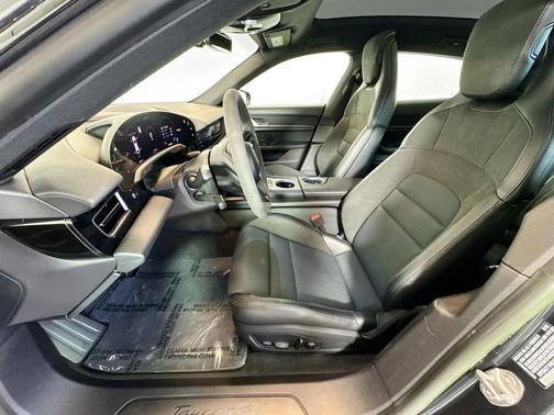 2022 Porsche Taycan 4