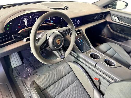 2022 Porsche Taycan 4