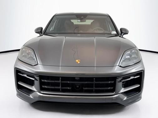 2025 Porsche Cayenne GTS