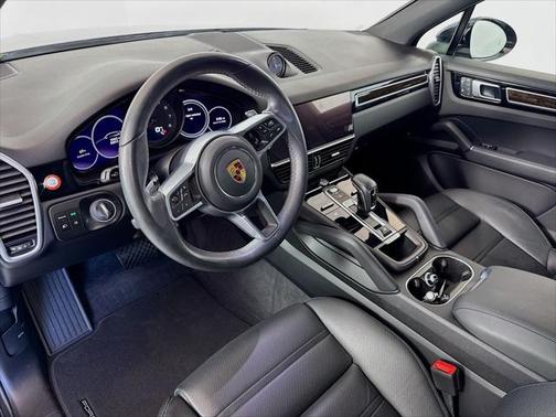 2022 Porsche Cayenne Base (Tiptronic)