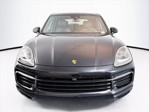 2022 Porsche Cayenne Base (Tiptronic)