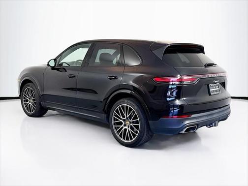 2022 Porsche Cayenne Base (Tiptronic)