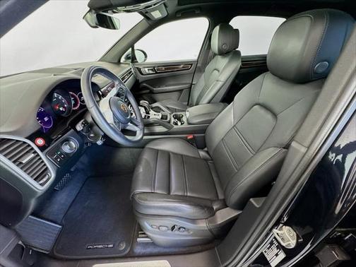 2022 Porsche Cayenne Base (Tiptronic)