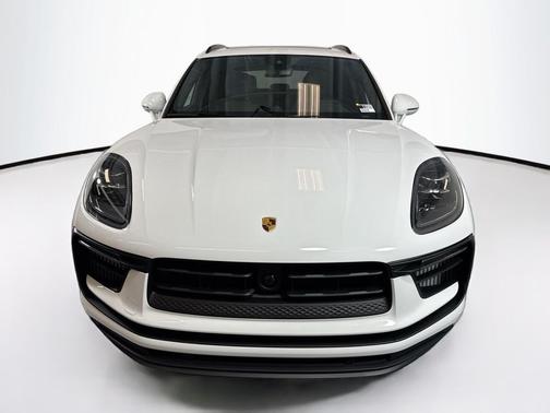 2025 Porsche Macan S