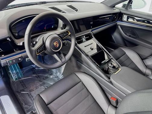2025 Porsche Panamera 