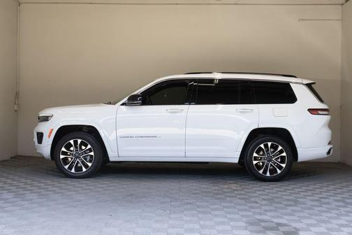 Bright White Clearcoat 2022 Jeep Grand Cherokee L Overland