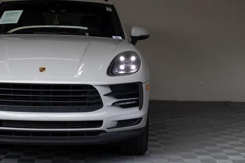 2020 Porsche Macan Base