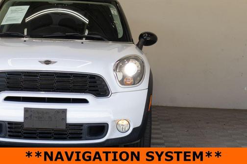 Light White 2012 MINI Cooper S Countryman Base