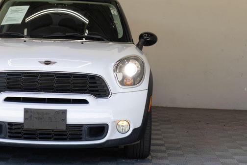 Light White 2012 MINI Cooper S Countryman Base