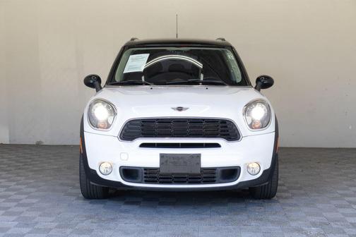 Light White 2012 MINI Cooper S Countryman Base