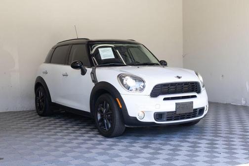 Light White 2012 MINI Cooper S Countryman Base