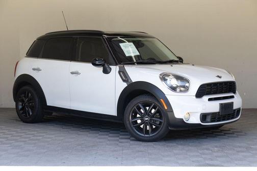 Light White 2012 MINI Cooper S Countryman Base